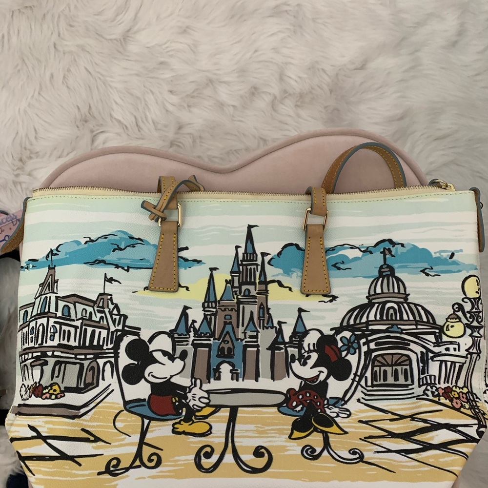 Dooney & Bourke
